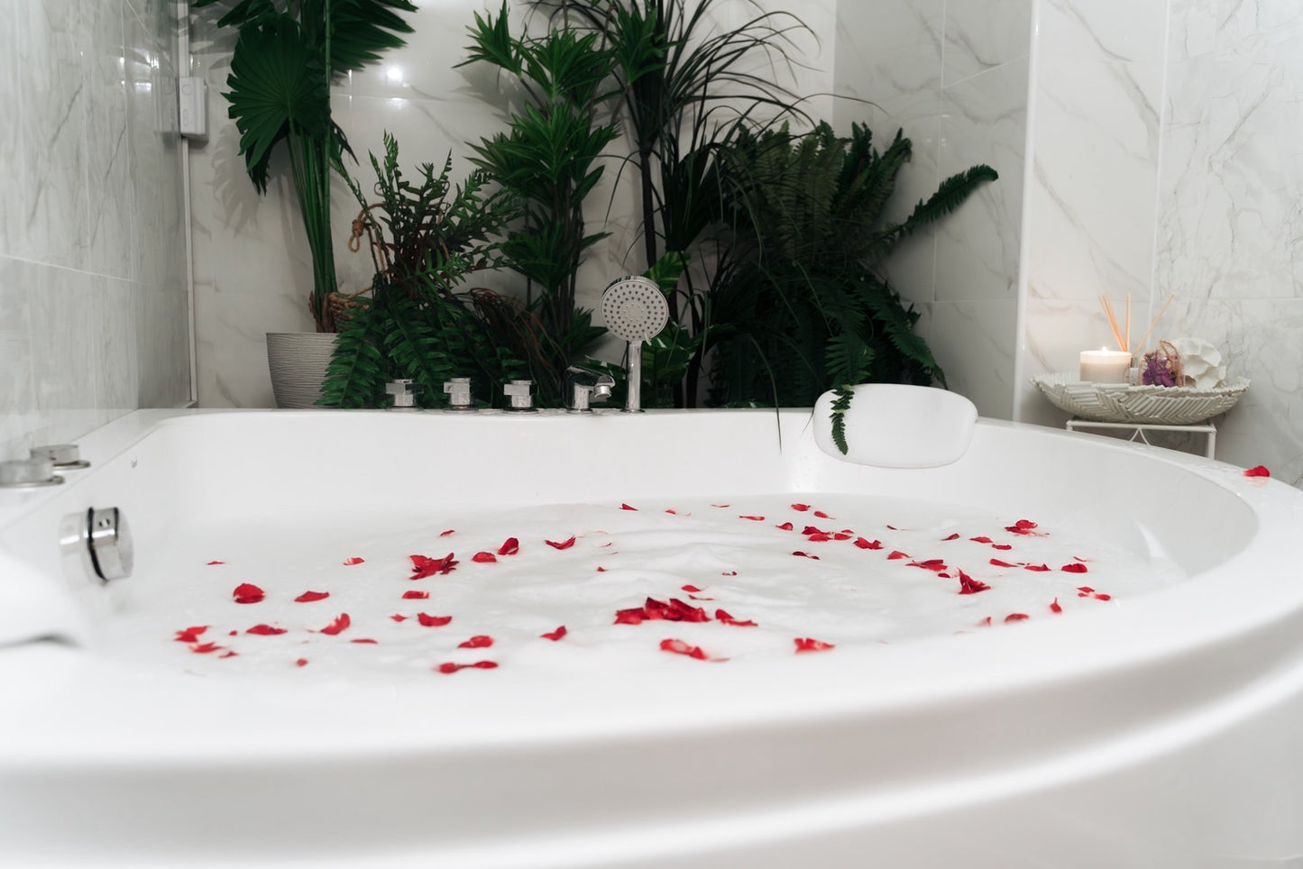 Jacuzzi VIP Room + 500THB